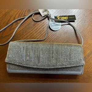 Fioni Night Women’s Silver Shimmer Clutch/Shoulder Strap Purse NWT